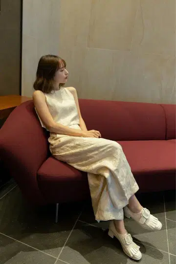 Tnewties 어깨에 앉는 나비 팬츠 M 사이즈