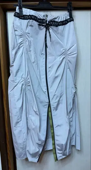 정가 19580엔 미사용 새상품 Eimee Law 집업 롱 스커트