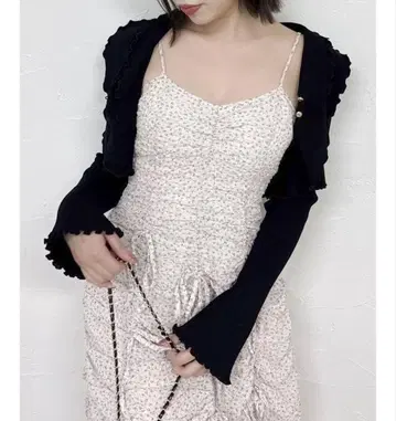 완판템 거의 새상품 dazzlin 프릴 메로우 숏 볼레로 블랙