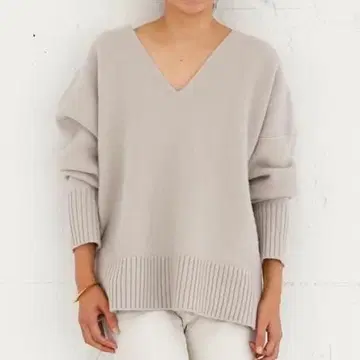 뮤즈 두지엠 클라세 캐시미어 혼방 smooth V넥 니트 화이트