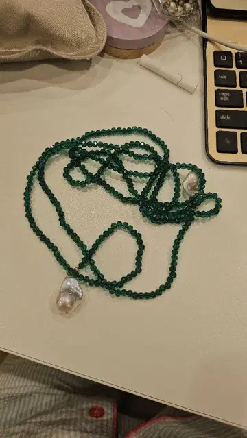 그린 컬러 비즈 펄 롱 목걸이