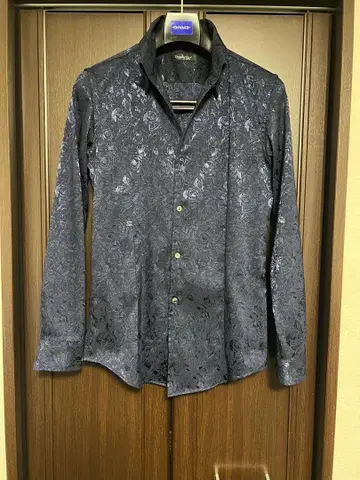 토네이도 마트 네이비 계열 꽃무늬 드레스 셔츠