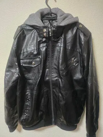 블랙 가죽 자켓 후드 부착 뭔가 멋있어요