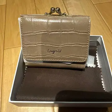 금일 한정! Ungrid 악어 무늬 엠보 가마구치 지갑