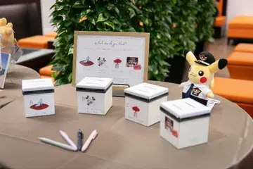 결혼식 드레스 색상 맞추기 등 퀴즈 출제 플레이트와 투표함