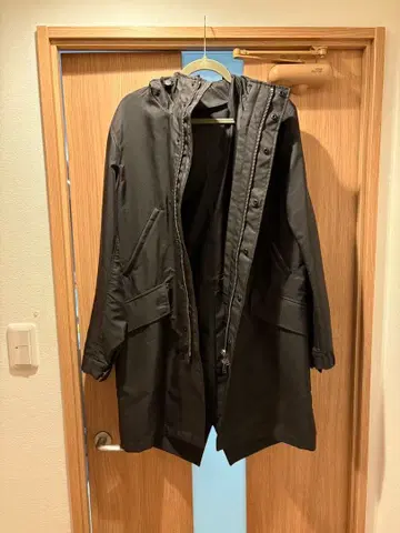 Theory 블랙 모즈 코트