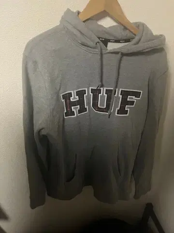 HUF 그레이 후드 부착 후드티