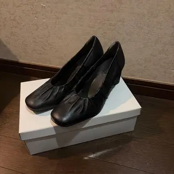 Zucca 블랙 펌프스