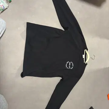 AVIREX 블랙 긴팔 티셔츠