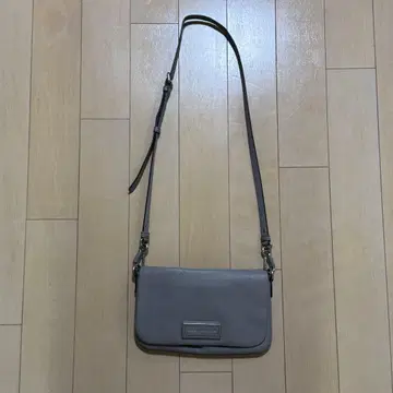 마크제이콥스 사선 숄더백