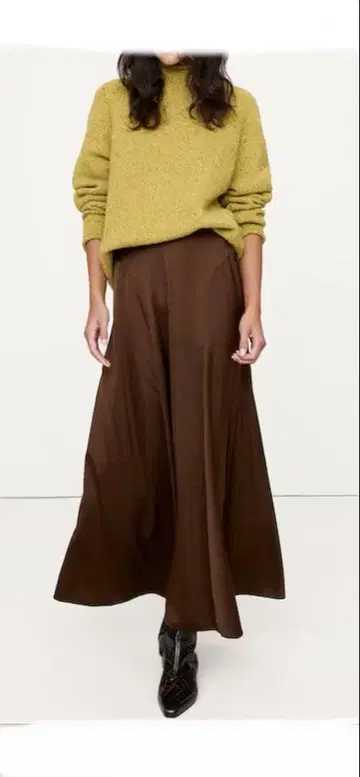 BANANA REPUBLIC 네이비 플레어 스커트 사이즈 4