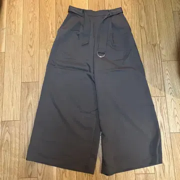 카키 와이드 팬츠 relume