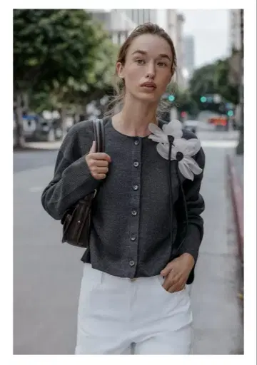 완판템 ZARA 플라워 리브 자켓 M 그레이 금기 신상