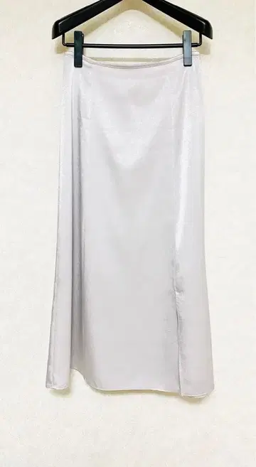 [ UNTITLED ] 실버 슬릿 롱 스커트 언타이틀 1