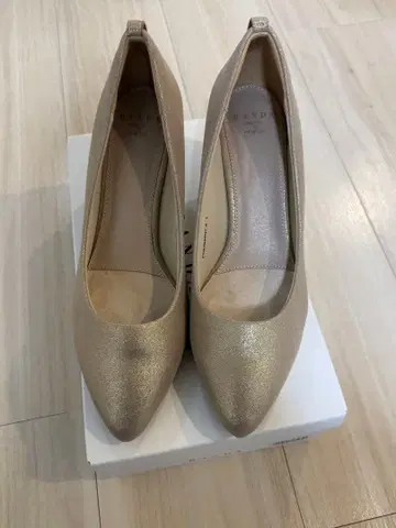 RANDA 펌프스 골드