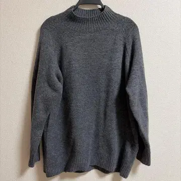 다크 그레이 하이넥 스웨터