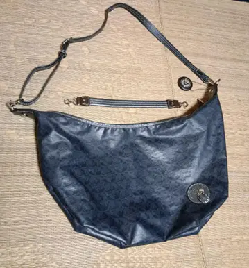 펠레보르사 네이비 숄더백 2way 참 포함