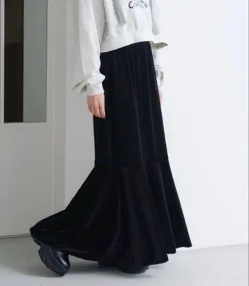 Kastane 벨로아 밑단 플레어 스커트