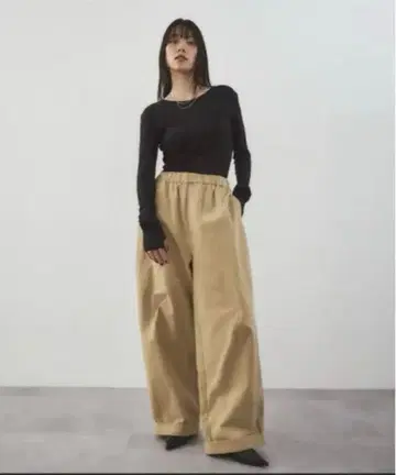 [HANNE] 새상품 커브 팬츠