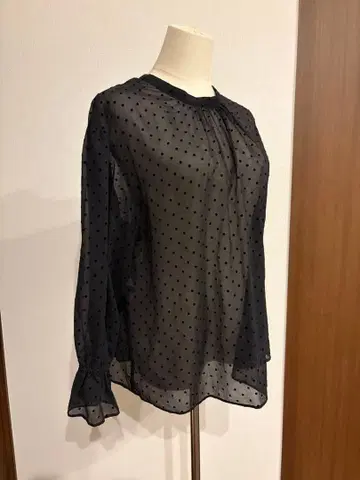 23구 도트 쉬폰 블라우스 블랙 38 새상품급