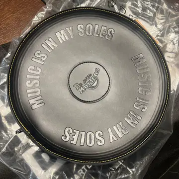 미사용 새상품 Dr. Martens 닥터마틴 라운드 숄더백