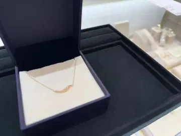 Vendome Aoyama 골드 물결 디자인 목걸이