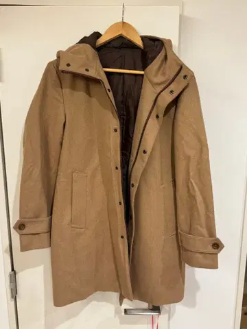 INHERIT 후드 부착 베이지 코트