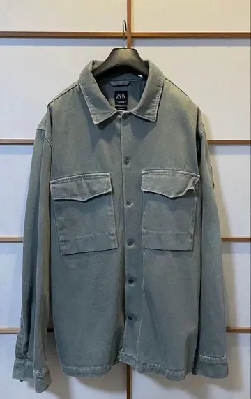 ZARA 밀리터리 자켓