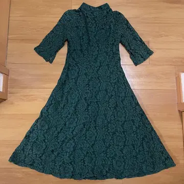 SUREVE 다크 그린 레이스 반팔 원피스