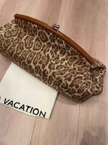 A VACATION 아바케이션 PILLOW 새상품 레오파드 백