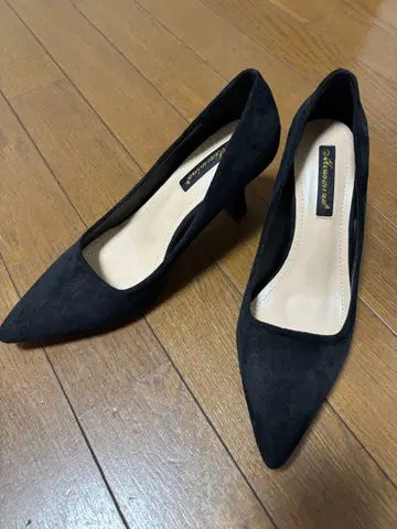 SHEIN 블랙 스웨이드 하이힐 37