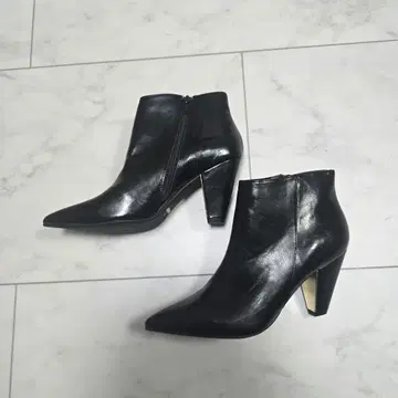 미사용 새상품 리엔다오 브릭컷 숏부츠