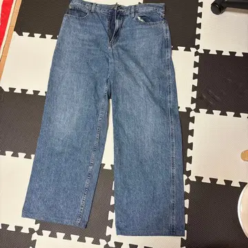 UNIQLO jeans