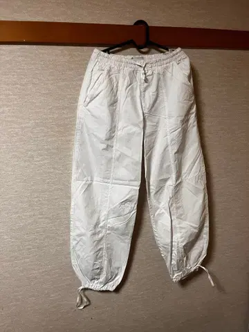 택 포함 새상품 ZARA 화이트 허리밴딩 워크 팬츠 가격 인하 가능