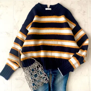 2023. 새상품급 맥피 포근한 캐시미어 보더 크루넥 니트