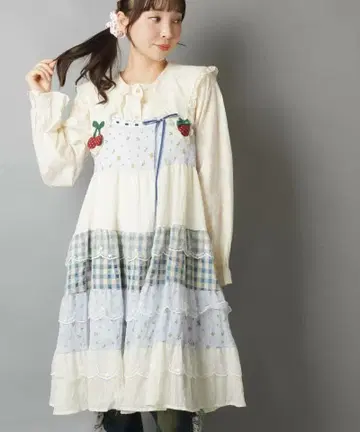 SPINNS 이 소재의 두근거림을 꽉 빈티지풍 캐미 원피스 스핀스