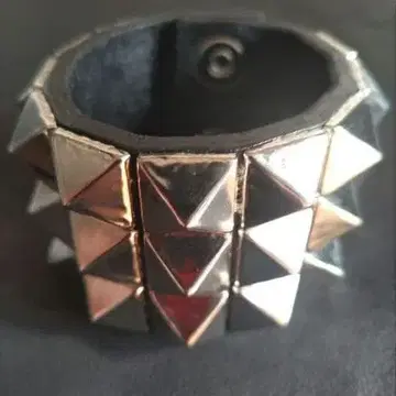 피라미드 스터드 가죽 리스트 밴드 3ROW