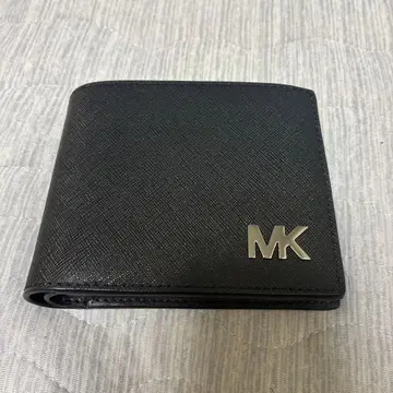 Michael Kors 블랙 이단 접이식 지갑