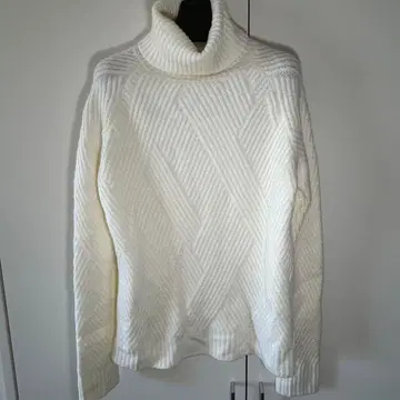 Eprouve 에프루브 사선 패턴 하이넥 니트 풀오버