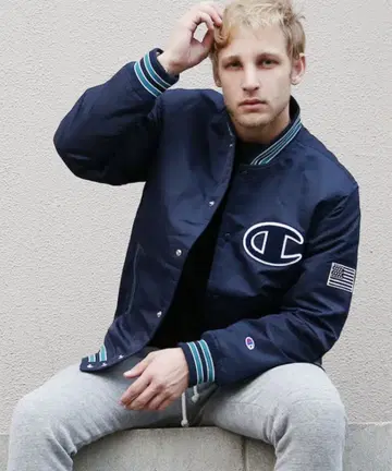Champion 네이비 바시티 자켓