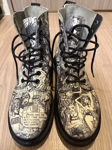 닥터마틴 8홀 부츠