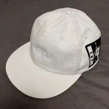 화이트 플랫 빌캡