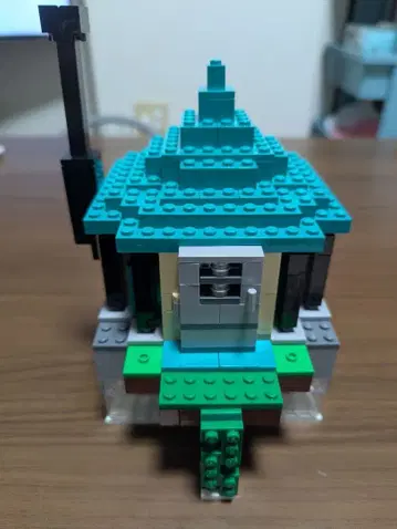 레고 LEGO 21173 솟아오르는 탑의 떠다니는 대장간 부품 세트