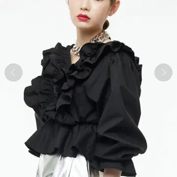 narcissus 프릴 블랙 긴팔 블라우스