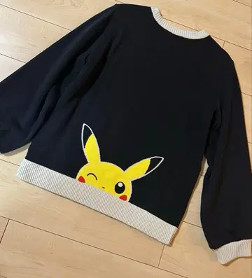 피카츄 백 자카드 풀오버 블랙