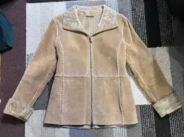 GUESS 베이지 무스탕 코트