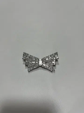 새상품급 아가타 리본 모티브 비즈 브로치