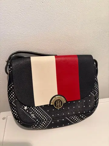 TOMMY HILFIGER 숄더백 별 패턴 로고 리버서블