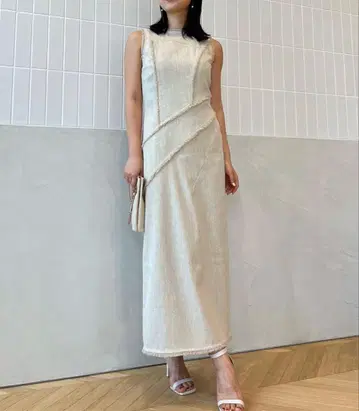 아뉴앙스 카빙 심 트위드 원피스