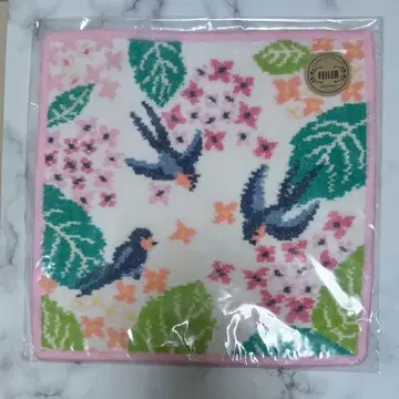 미개봉 새상품 스와로 하이 드라지아 페이 x 체스티 손수건